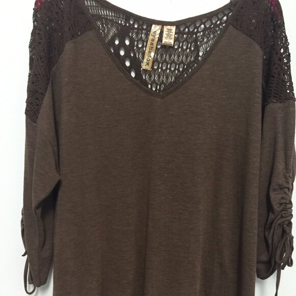 RICH BROWN CROCHET BACK TOP W/DRAWSTRING LONGER SIDES BY EYESHADOW. SZ 1X - Picture 1 of 5